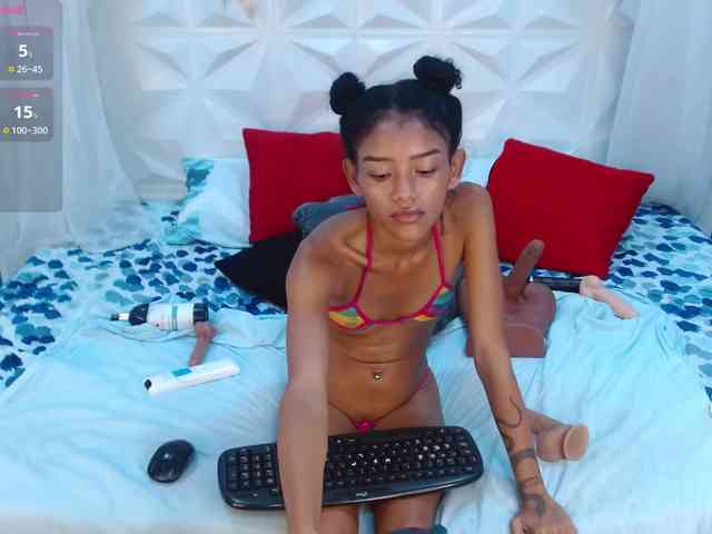 adissonpetite webcam