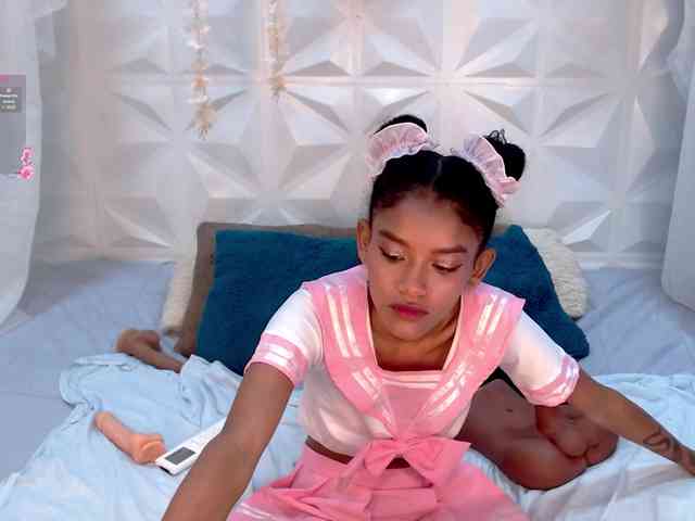 adissonpetite webcam