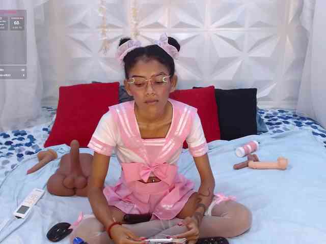 adissonpetite webcam