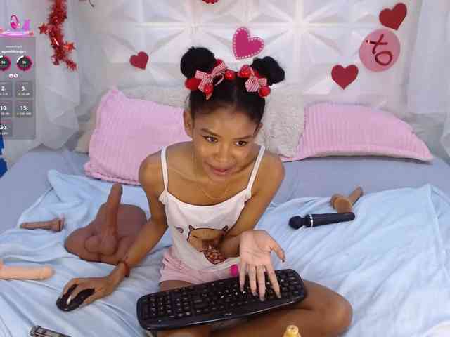 adissonpetite webcam