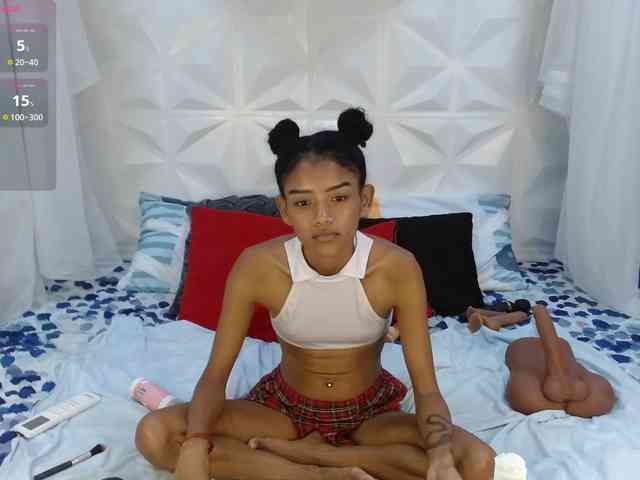 adissonpetite webcam