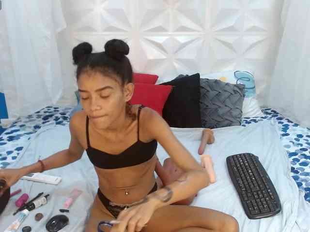 adissonpetite webcam