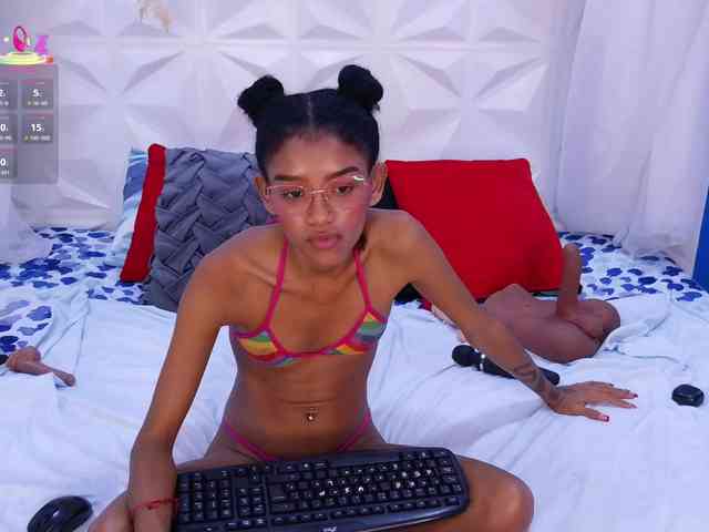 adissonpetite webcam