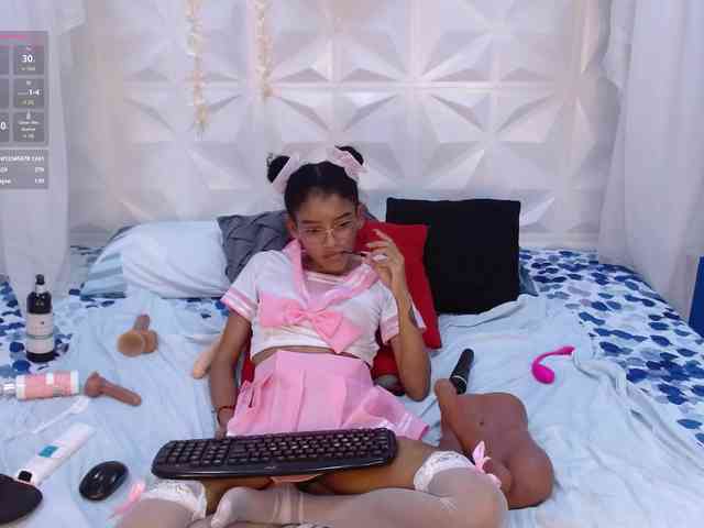 adissonpetite webcam