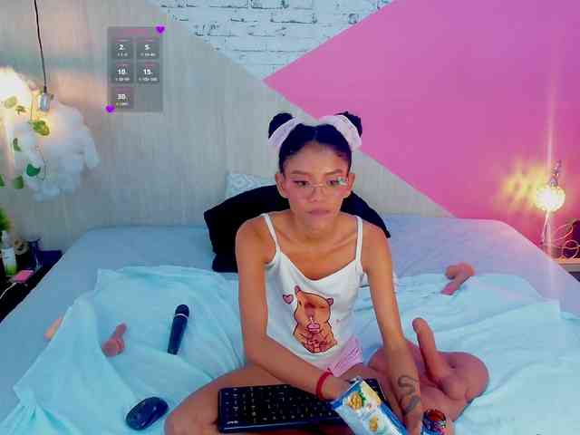 adissonpetite webcam