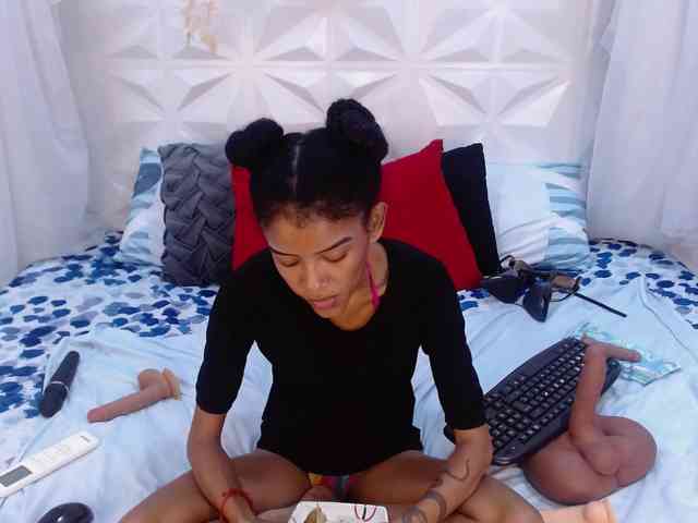 adissonpetite webcam