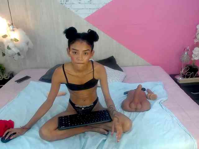 adissonpetite webcam