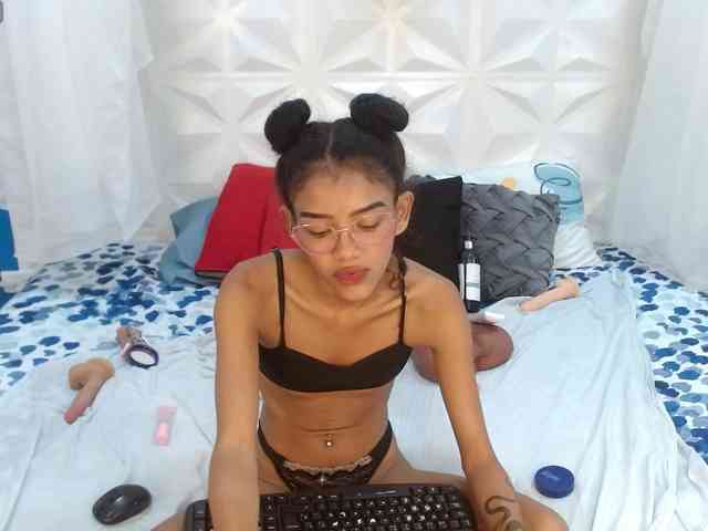 adissonpetite webcam