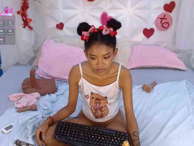 adissonpetite Live Webcam on BongaCams