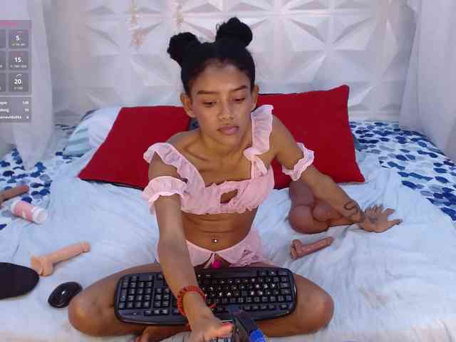 adissonpetite webcam
