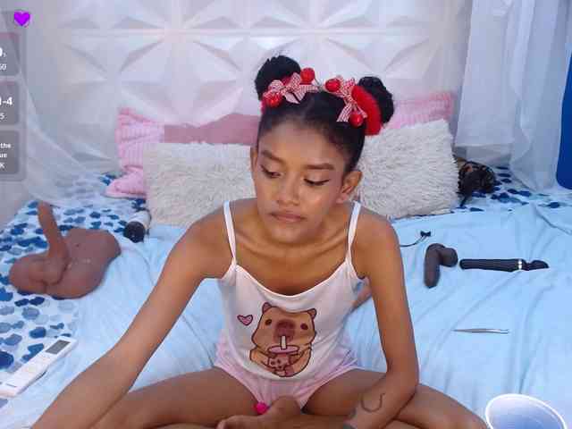 adissonpetite webcam