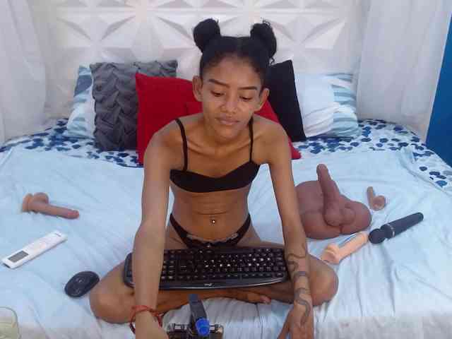 adissonpetite webcam