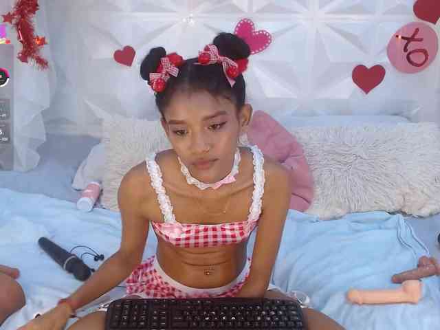 adissonpetite webcam