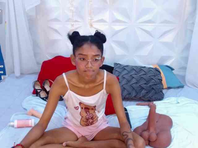 adissonpetite webcam