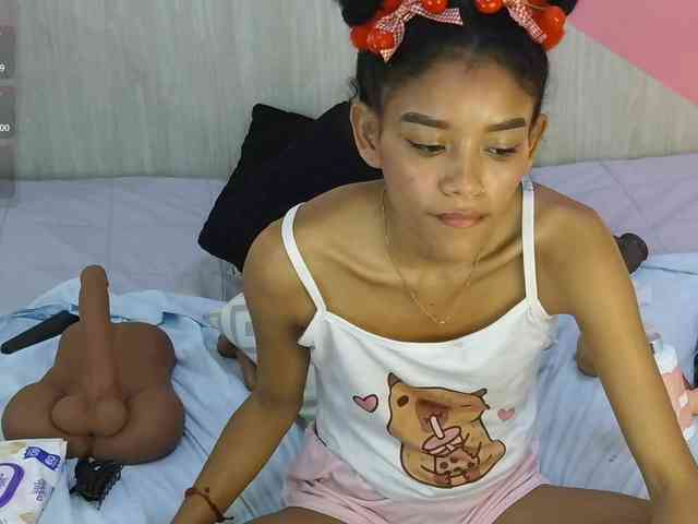 adissonpetite webcam