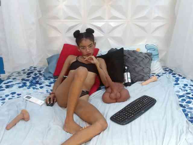 adissonpetite webcam