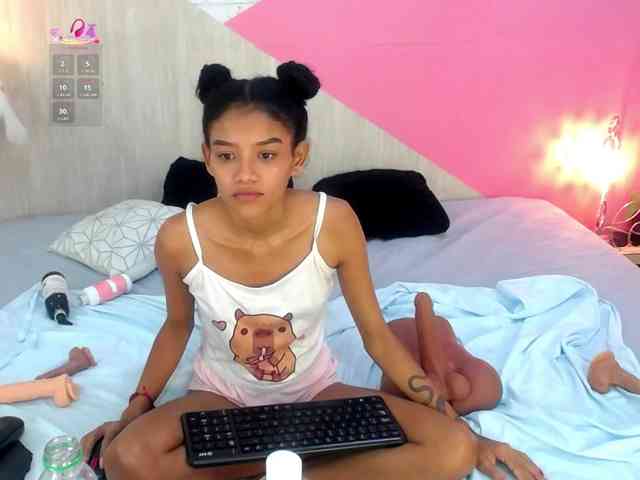 adissonpetite webcam