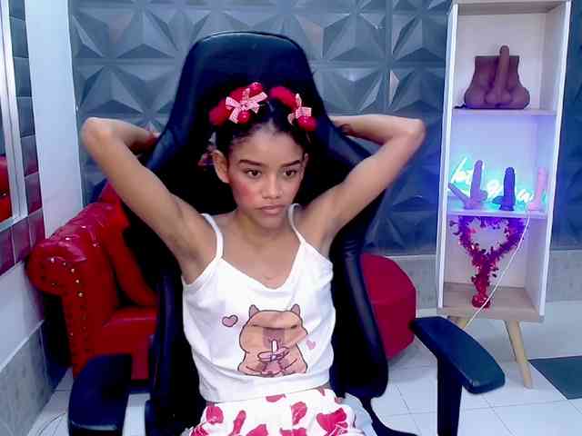 adissonpetite webcam