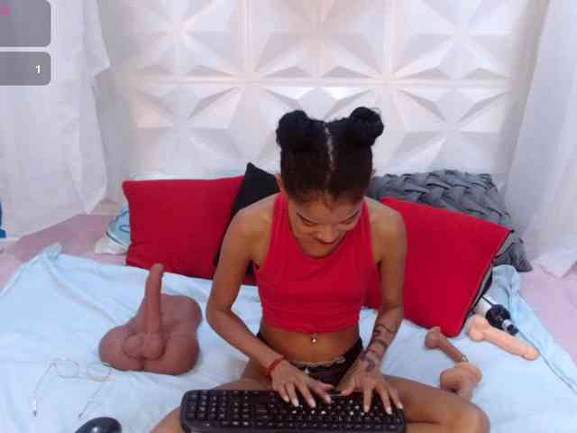 adissonpetite webcam