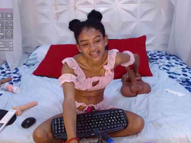 adissonpetite webcam