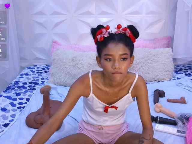 adissonpetite webcam