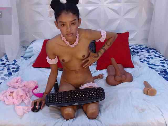 adissonpetite webcam