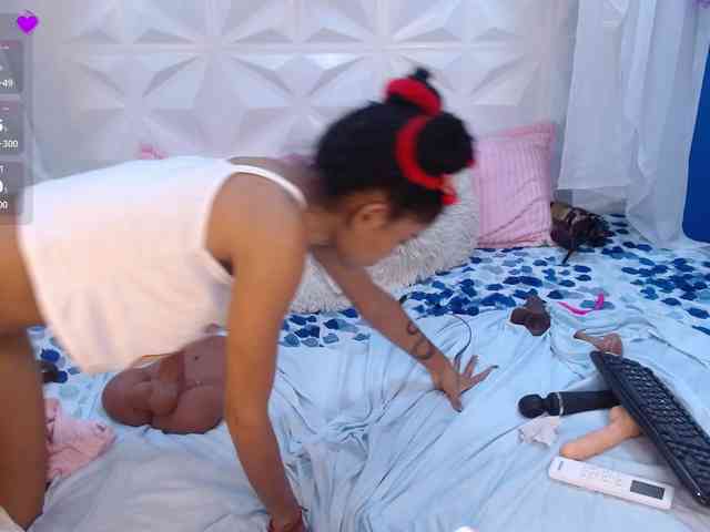 adissonpetite webcam