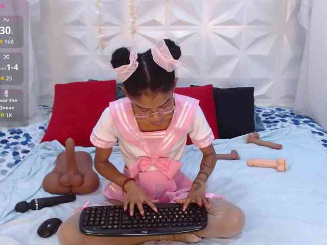 adissonpetite webcam