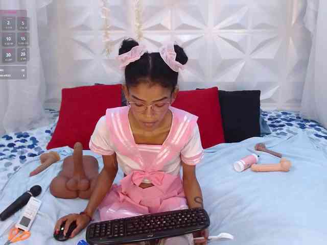 adissonpetite webcam