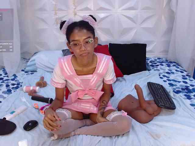 adissonpetite webcam