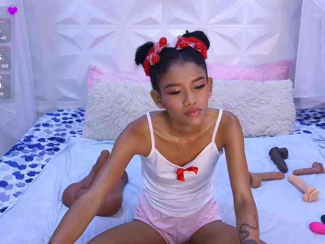 adissonpetite webcam