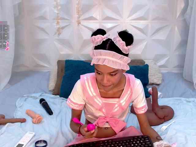 adissonpetite webcam