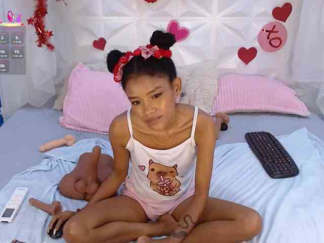 adissonpetite webcam