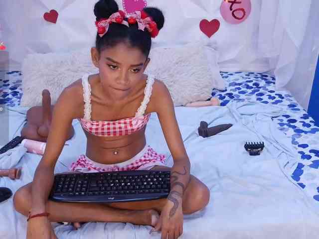 adissonpetite webcam