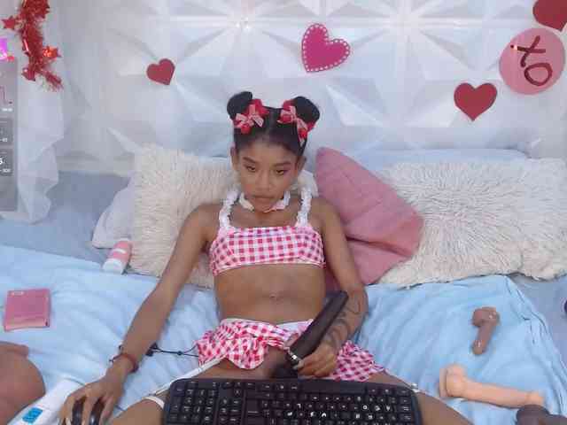 adissonpetite webcam