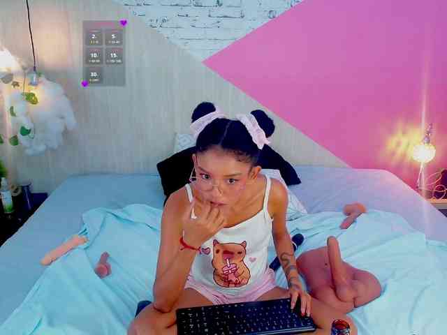 adissonpetite webcam