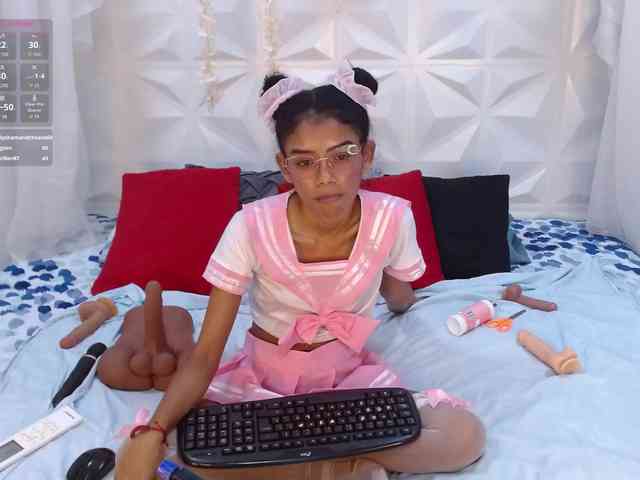 adissonpetite webcam