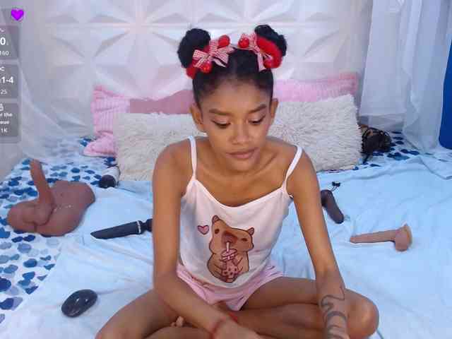 adissonpetite webcam