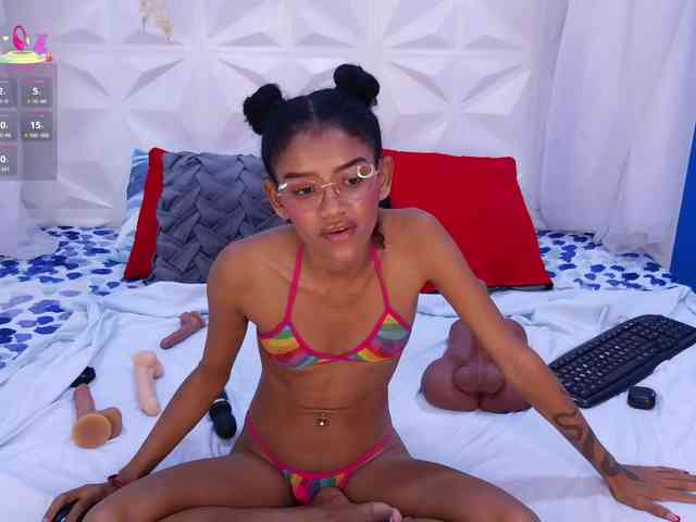 adissonpetite webcam