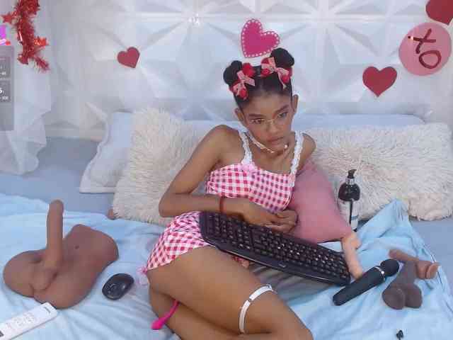 adissonpetite webcam