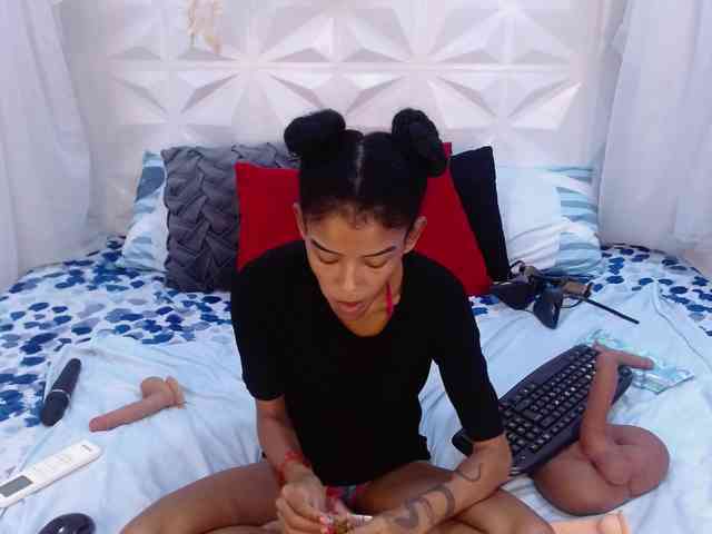 adissonpetite webcam