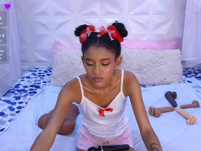 adissonpetite webcam