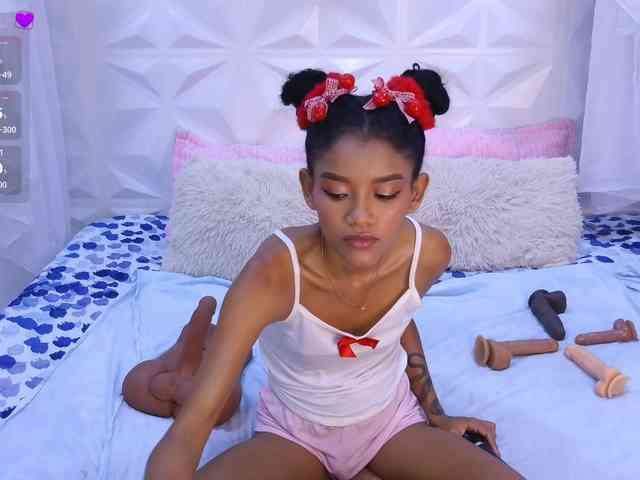 adissonpetite webcam