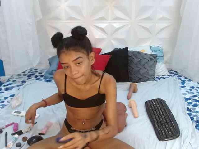 adissonpetite webcam
