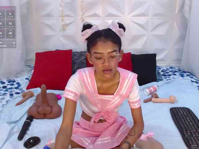 adissonpetite webcam