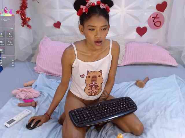adissonpetite webcam