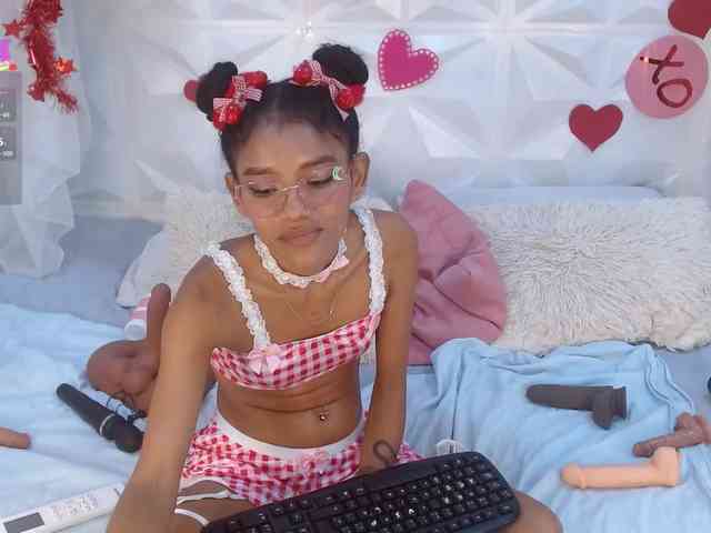 adissonpetite webcam