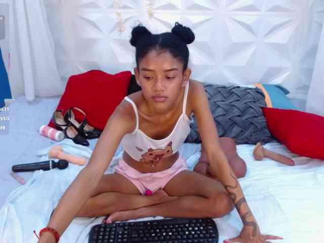 adissonpetite webcam