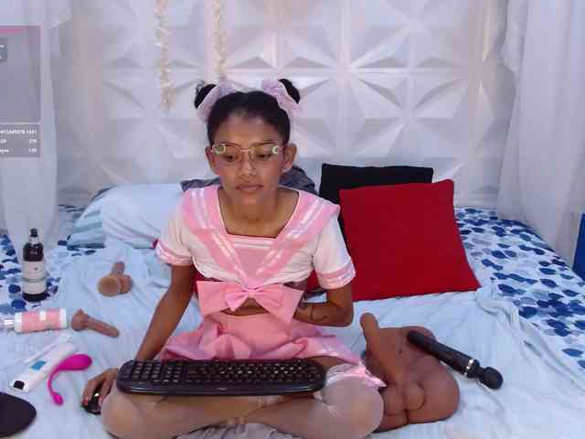 adissonpetite webcam