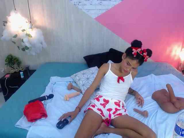 adissonpetite webcam